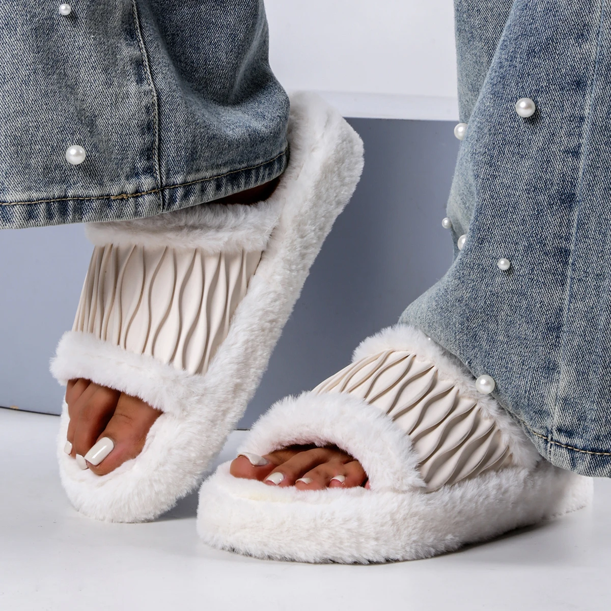 Outdoor Lighting For Your Home - Winter 2026 Women's Cozy Fur Slippers